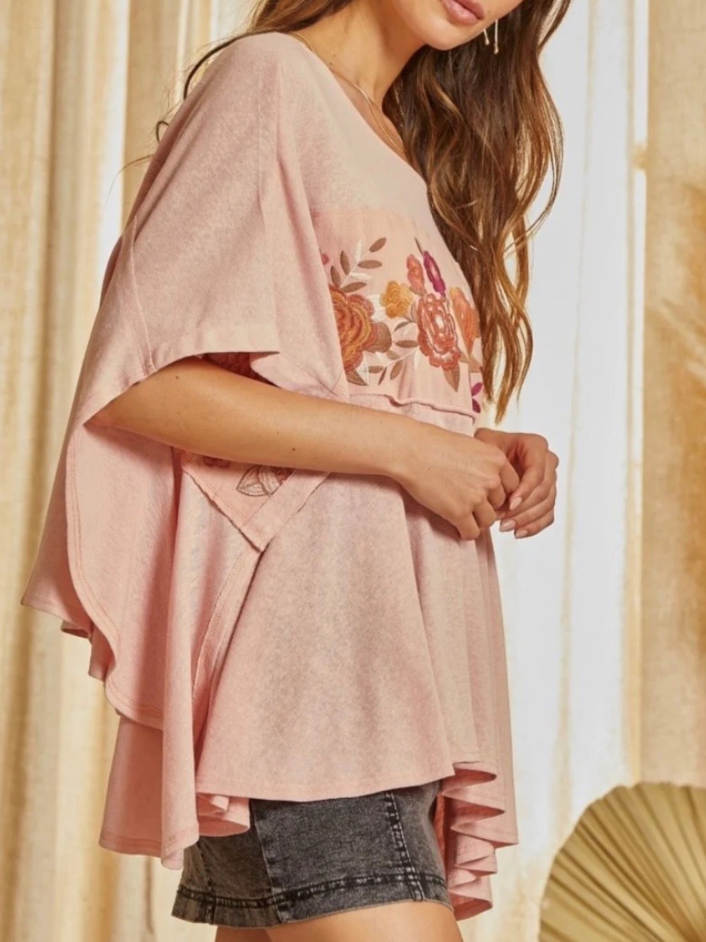SAVANNA JANE Pullin’ No Punches Boho poncho top embroidered detailing blush M/L